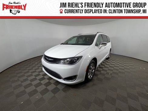 Used 2019 Chrysler Pacifica Limited image 1