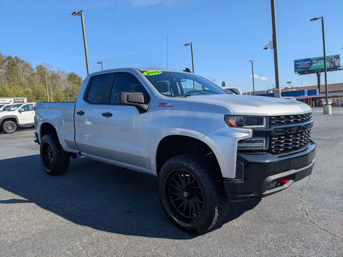 Used 2019 Chevrolet Silverado 1500 Custom Trail Boss w/ Custom Convenience Package image 3