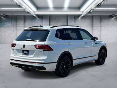 Used 2024 Volkswagen Tiguan SE R-Line AWD/4WD image 25