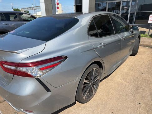 Used 2018 Toyota Camry XSE FWD image 4