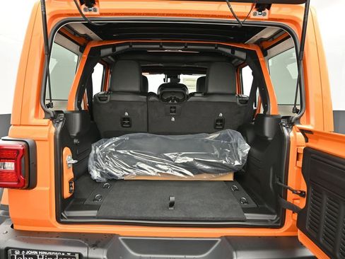 New 2025 Jeep Wrangler Unlimited Rubicon 392 image 15