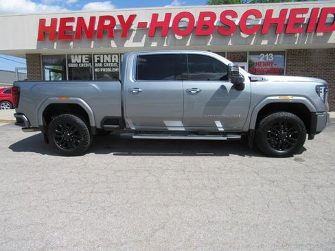 Used 2024 GMC Sierra 2500 Denali w/ Denali Reserve Package AWD/4WD image 9