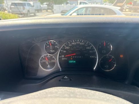 Used 2011 Chevrolet Express 2500 RWD image 15