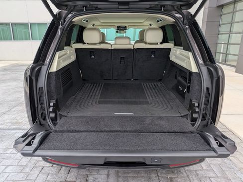 Certified 2025 Land Rover Range Rover SE AWD/4WD image 14