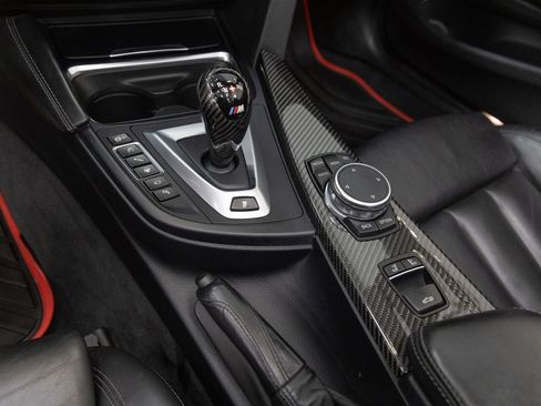 Used 2015 BMW M4 Convertible image 20