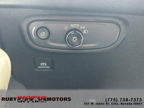 Used 2022 GMC Terrain SLE w/ Driver Convenience Package AWD/4WD image 15