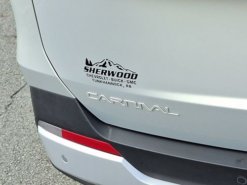 Used 2026 Kia Carnival EX FWD image 31