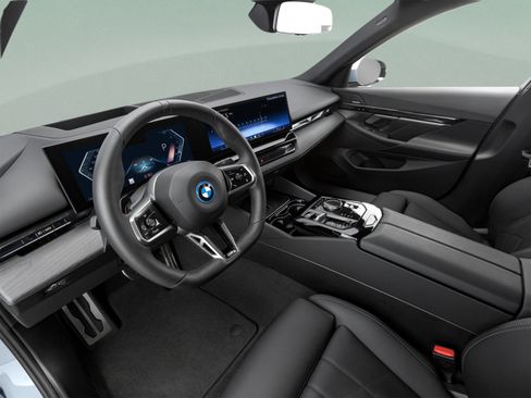 Used 2025 BMW i5 eDrive40i w/ M Sport Package RWD image 40
