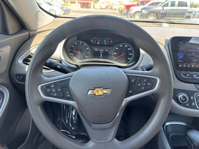 Used 2022 Chevrolet Malibu LT FWD image 15