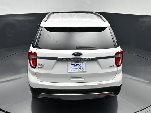Used 2017 Ford Explorer XLT w/ Equipment Group 201A AWD/4WD image 25