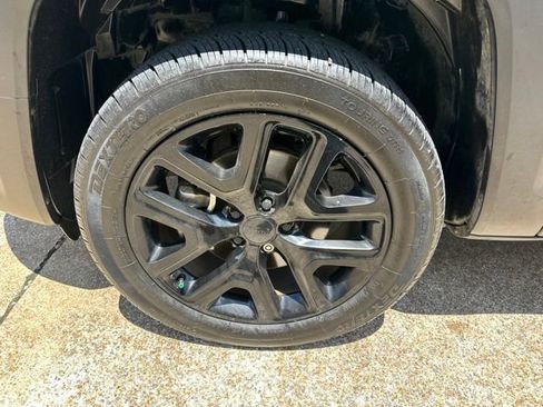 Used 2022 Jeep Renegade Altitude AWD/4WD image 5