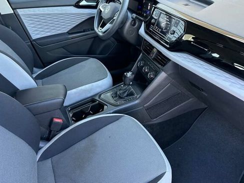 Certified 2022 Volkswagen Taos S FWD image 16