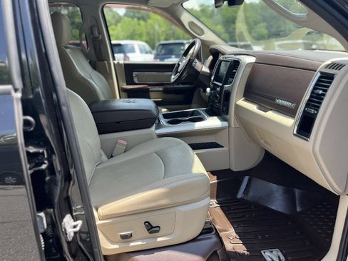 Used 2016 RAM 1500 Laramie w/ Convenience Group AWD/4WD image 18