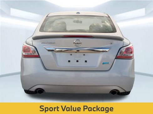 Used 2014 Nissan Altima 2.5 S w/ Sport Value Package image 5