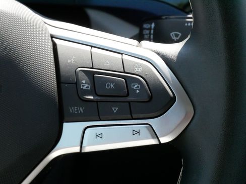 Certified 2023 Volkswagen Taos SE w/ Panoramic Sunroof Package AWD/4WD image 25