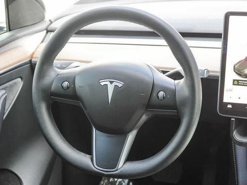 Used 2023 Tesla Model Y Long Range AWD/4WD image 15