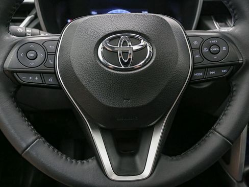 Used 2023 Toyota Corolla Cross XLE w/ Convenience Package AWD/4WD image 34