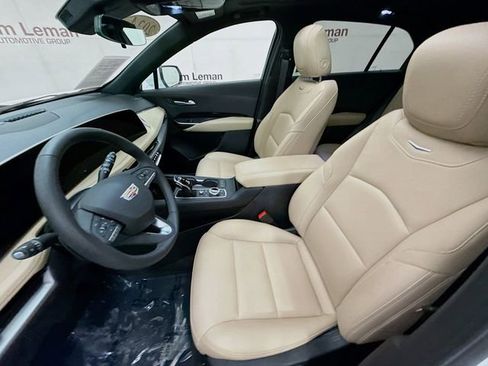 Used 2024 Cadillac XT4 Luxury w/ Cold Weather Package image 22