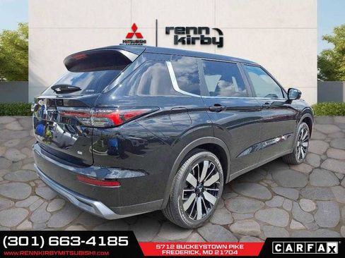 New 2025 Mitsubishi Outlander SE image 7