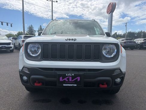 Used 2023 Jeep Renegade Trailhawk AWD/4WD image 3