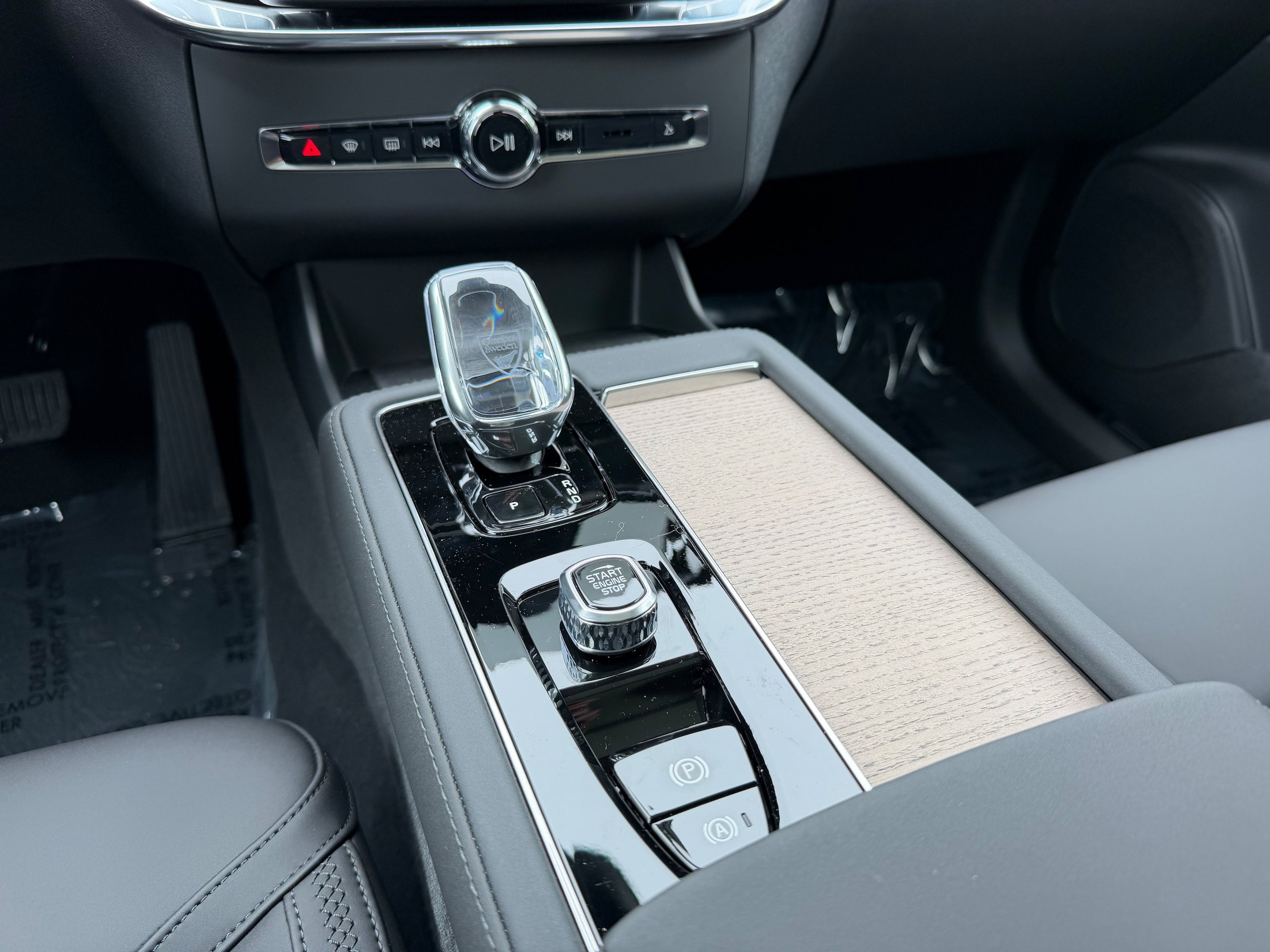 New 2026 Volvo XC90 T8 Plus w/ Protection Package Premier AWD/4WD image 14