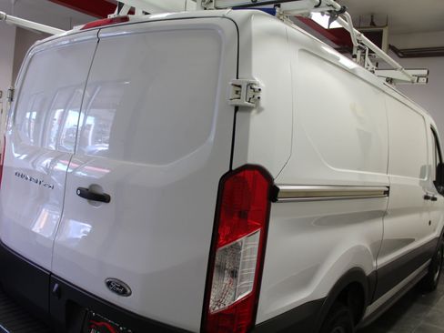 Used 2018 Ford Transit 250 130 Low Roof image 7