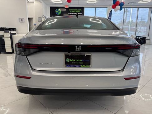 Used 2025 Honda Accord SE image 11