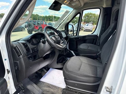 Used 2024 RAM ProMaster 2500 w/ Convenience Group FWD image 25