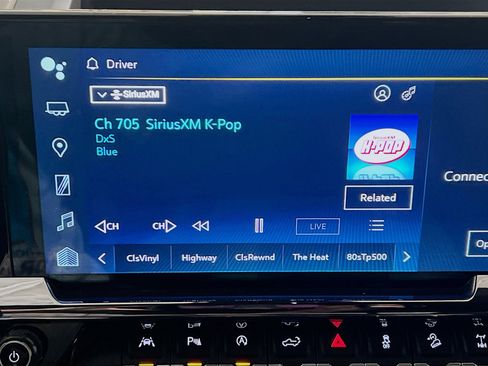 Used 2024 Chevrolet Silverado 1500 ZR2 w/ Technology Package image 10