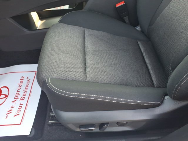 Used 2025 Nissan Rogue SV AWD/4WD image 13