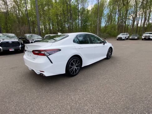 Used 2024 Toyota Camry SE FWD image 11