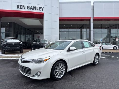 Used 2014 Toyota Avalon Limited image 1
