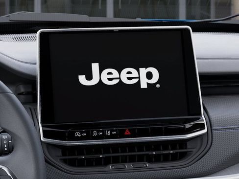 New 2026 Jeep Compass Latitude AWD/4WD image 18