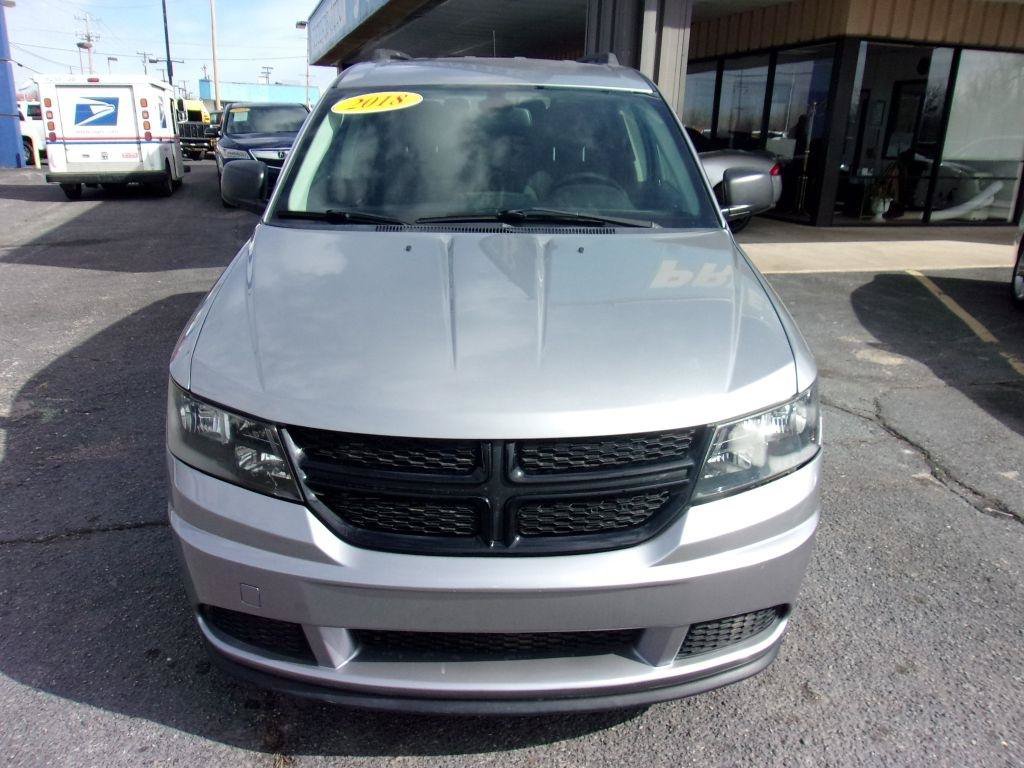 Used 2018 Dodge Journey SE w/ Blacktop Package FWD image 3