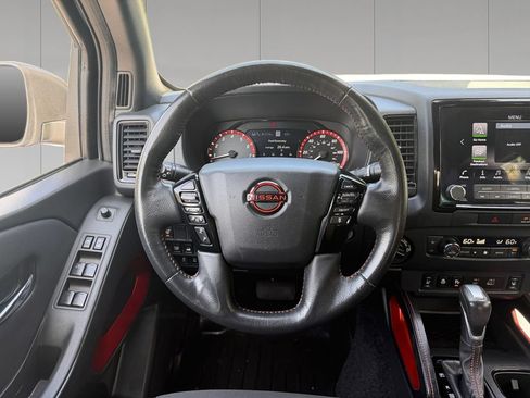 Used 2022 Nissan Frontier PRO-4X AWD/4WD image 13