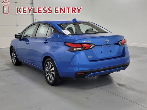 Used 2023 Nissan Versa SV image 7