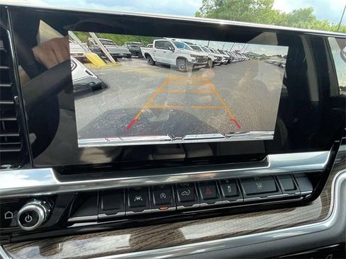 New 2025 GMC Sierra 1500 Elevation image 12