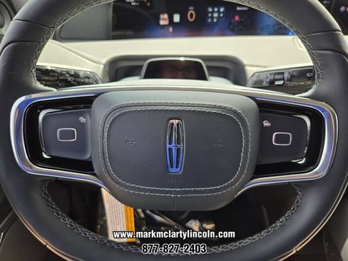 New 2027 Lincoln Navigator Premiere RWD image 19