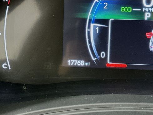 Used 2025 Toyota Grand Highlander AWD image 19