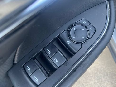 Used 2024 Buick Envision Preferred AWD/4WD image 12