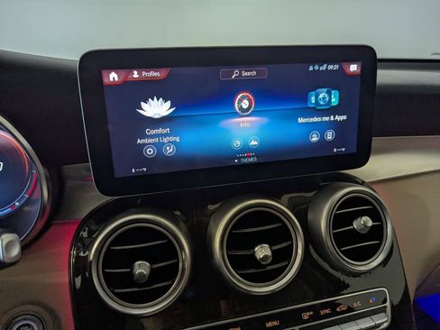 Used 2021 Mercedes-Benz GLC 300 image 11
