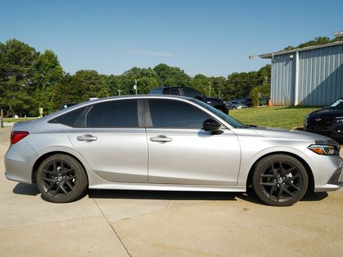 Used 2024 Honda Civic Sport image 3