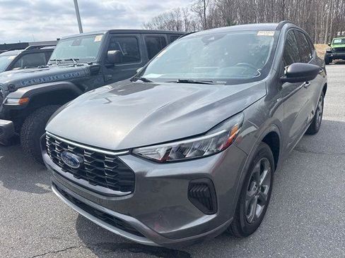 Certified 2024 Ford Escape ST-Line w/ Tech Pack #1 AWD/4WD image 3