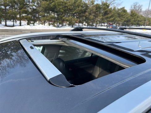 Certified 2024 Toyota Highlander XLE image 16