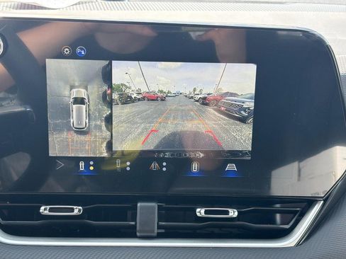 New 2026 Chevrolet Equinox LT w/ Convenience Package II AWD/4WD image 17