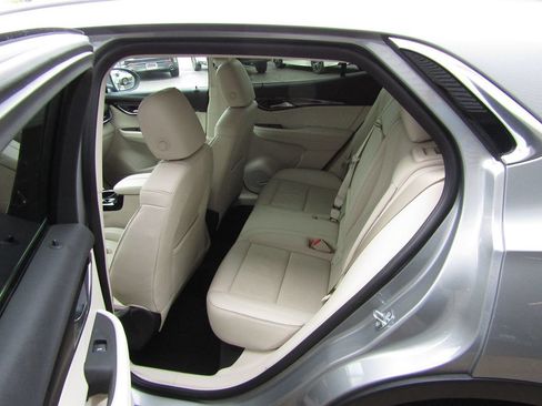 Used 2023 Buick Envision Essence AWD/4WD image 5