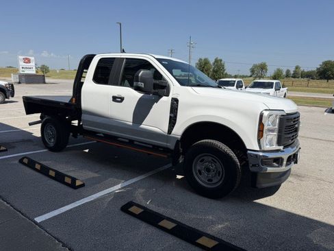 Used 2024 Ford F250 XL w/ Snow Plow/Camper Package AWD/4WD image 3