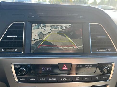 Used 2017 Hyundai Sonata Limited w/ Ultimate Package 04 FWD image 17