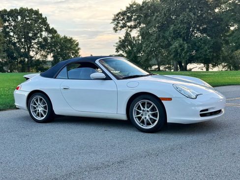 Used 2004 Porsche 911 Carrera 4 AWD/4WD image 3