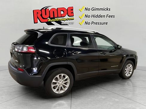 Used 2020 Jeep Cherokee Latitude w/ Cold Weather Group image 5